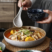 Grande assiette à salade rétro japonaise en poterie grossière, vaisselle en céramique profonde au design luxueux pour restaurants et hôtels