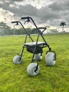 ARY MEDICAL Beach Walkers, cadre en aluminium léger, roues à ballons <span class=keywords><strong>pour</strong></span> la herbe, les pierres, toutes surfaces, permet de marcher sur la plage - Product Image 3