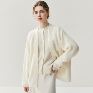 Cardigan da <span class=keywords><strong>donna</strong></span> di lusso realizzato in Cashmere all'ingrosso Cardigan in <span class=keywords><strong>lana</strong></span> Cashmere taglia unica scialle Casual da <span class=keywords><strong>donna</strong></span> <span class=keywords><strong>maglieria</strong></span> sbottonata - Product Image 2