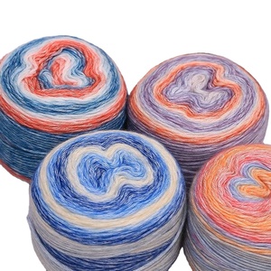 Fabbrica di moda all'ingrosso colore <span class=keywords><strong>misto</strong></span> arcobaleno sciarpa <span class=keywords><strong>lana</strong></span> acrilico torta <span class=keywords><strong>misto</strong></span> cotone uncinetto <span class=keywords><strong>filato</strong></span> - Product Image 3