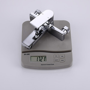 <span class=keywords><strong>Rubinetto</strong></span> doccia <span class=keywords><strong>a</strong></span> parete in ottone cromato <span class=keywords><strong>a</strong></span> due funzioni modello <span class=keywords><strong>a</strong></span> spruzzo <span class=keywords><strong>a</strong></span> pioggia in ceramica include accessori da bagno set doccia - Product Image 4