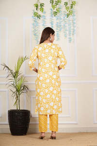 Coton Cambric Ensembles Décontractés pour Femmes Couleur Personnalisée Motif de Broderie Imprimé Floral Manches 3/4ème Pantalon Cheville Dupatta Régulier - Product Image 5
