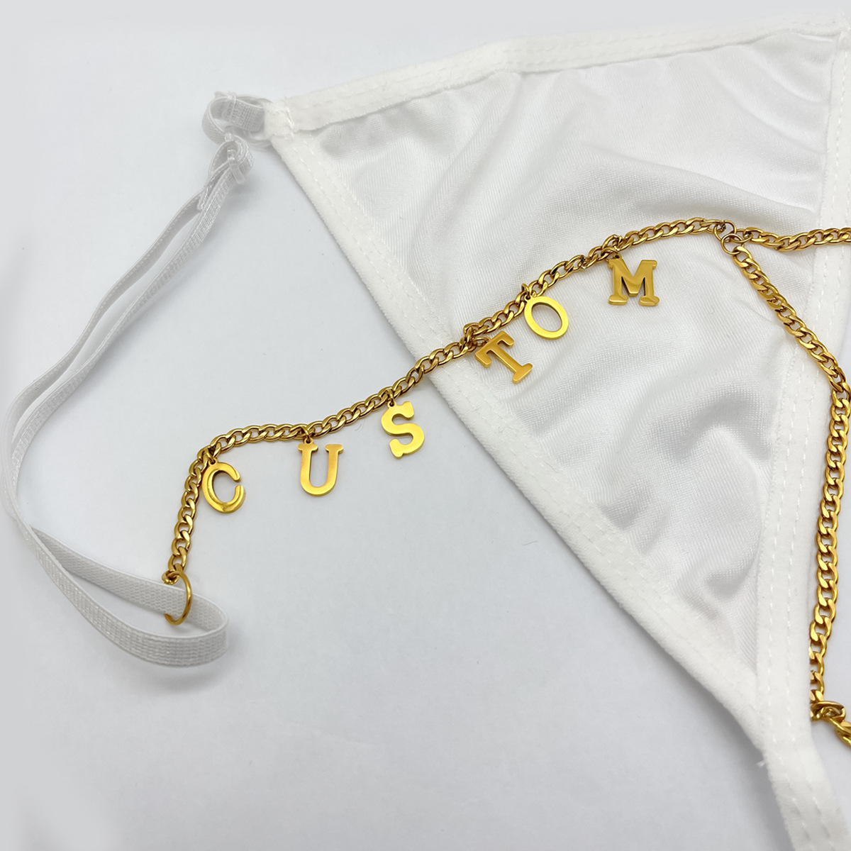 5(5(pants,chain,5letter charms)
