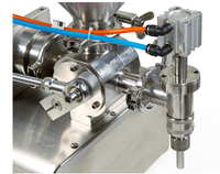 Nouvelle machine de remplissage pneumatique de liquides et de produits chimiques Remplisseur volumétrique à piston semi-automatique pour l'eau, l'huile et les boissons État utilisé