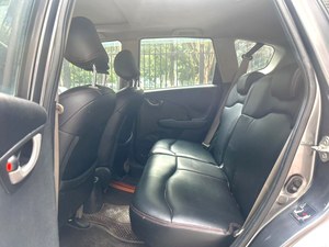 Honda Fit <span class=keywords><strong>2008</strong></span> <span class=keywords><strong>1.5</strong></span> Automatica Usata, Hatchback, Guida a Sinistra, Pneumatici R15, Interni Chiari, Sedili in Tessuto, Guida Divertente, Ben Attrezzata, Affidabile - Product Image 4