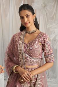 ชุดเลเฮนกาโชลีแบบกึ่งสำเร็จรูป พร้อมผ้าคลุมไหล่ สำหรับงานแต่งงาน  งานปักลาย ROYAL Bridel Net และ Gotapatti & Moti - Product Image 5