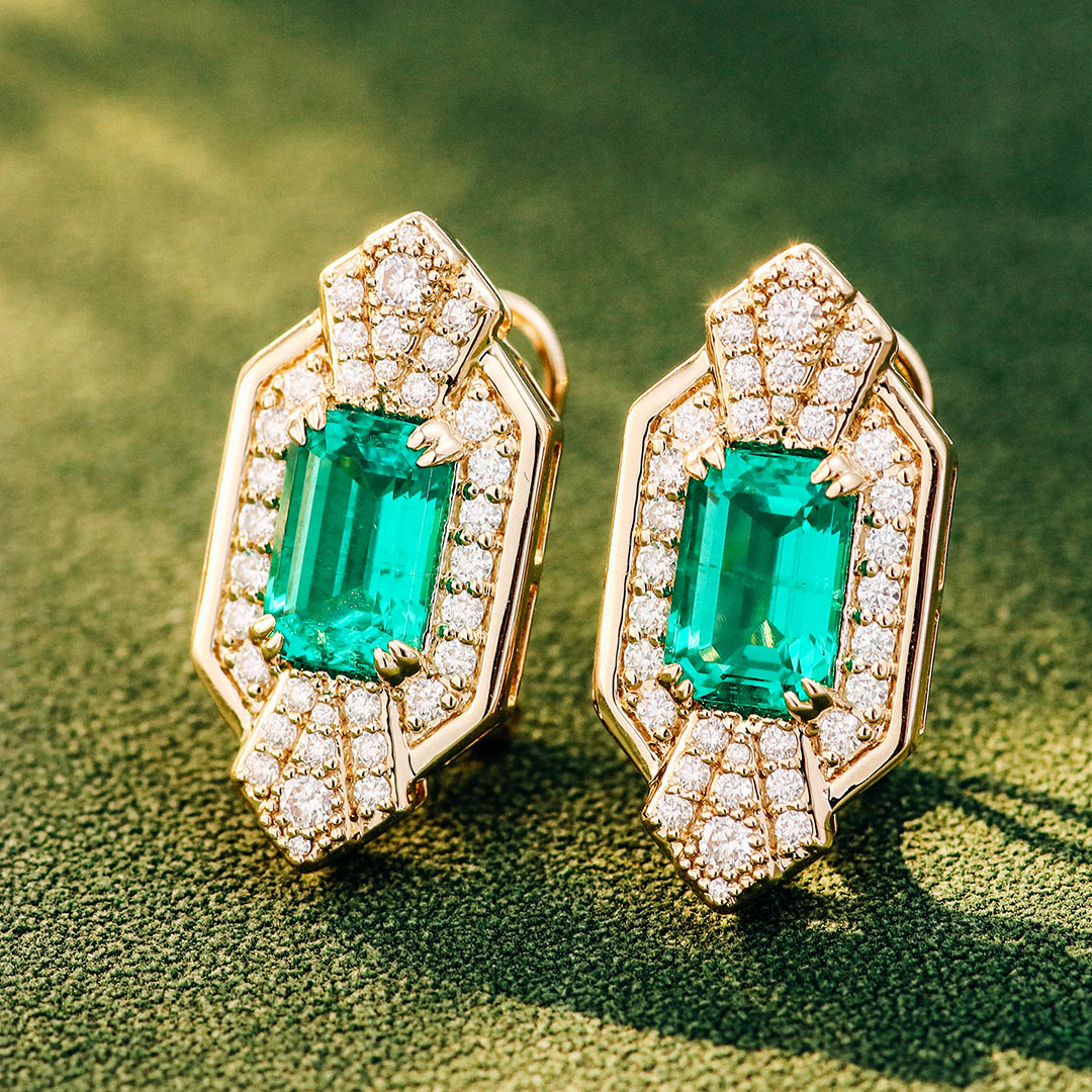 18k gold lab grown gemstone