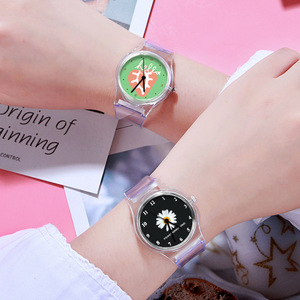 Reloj Simple Daisy Transparente para Estudiantes Masculinos y Femeninos de Secundaria, Parejas, Mejores Amigos, Reloj Bonito de Cuarzo, Reloj de Moda - Product Image 3