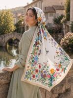 Écharpes en soie de mûrier 100 % OEM/ODM pour femmes, foulard de luxe imprimé, foulard carré en soie jacquard floral de 90 cm, ourlet roulé à la main