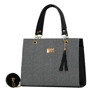 Sac cabas pour femme Isadora Cuadri, motif à pois, cuir vegan noir, décontracté, usage quotidien, élégant, décoration avec chaînes - Product Image 1