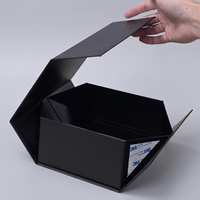 Boîte cadeau pliable en carton rigide noir mat de luxe avec logo personnalisé de qualité supérieure, fermeture magnétique, vide