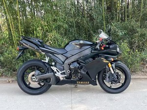 Motocicleta R1 Usada de 1000cc, Cuatro Cilindros Refrigerados por Agua, Moto Deportiva de Gasolina de Alto Rendimiento, Velocidad de 80km/h - Product Image 2