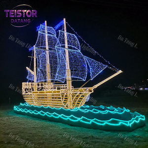 Sculpture géante lumineuse de bateau à voile de Noël : un repère festif pour les centres de villégiature, les places publiques et les centres commerciaux - Product Image 4