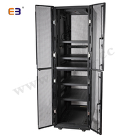 Armoire serveur au sol à 2 niveaux et 42U avec serrure à poignée combinée pour contrôler l'accès aux appareils informatiques