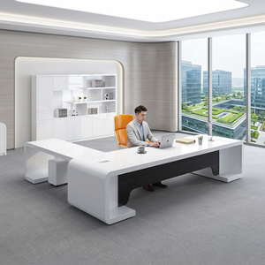 Bureau de direction de luxe en forme de L, table de bureau pour manager avec vernis brillant, fabrication sur mesure ODM / OEM pour espace de bureau moderne - Product Image 1