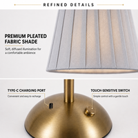 Lampe de bureau LED moderne rechargeable sans fil en tissu, à température de couleur réglable et intensité variable, idéale pour les tables de mariage