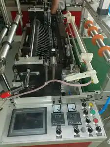 Macchina per la fabbricazione di guanti monouso in hdpe in vinile tpe completamente automatica
