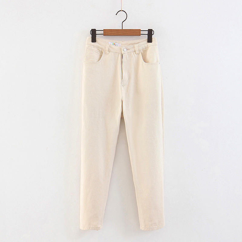 สีขาวนวล