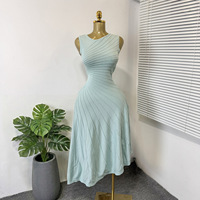 Robe midi élégante sans manches en maille style français, anti-plis, motif vague d'eau, moulante, col rond, en soie fraîche pour femme, idéale pour l'été