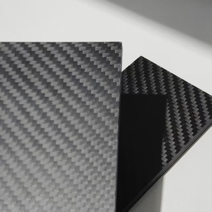 Placa de Fibra de Carbono 3k, Patrón a Cuadros Negro y Gris, Material Ligero de Alta Resistencia - Product Image 1