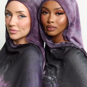 ฮิญาบผ้าโมดอลสำหรับผู้หญิงมุสลิมระบายอากาศได้ดีน้ำหนักเบาดีไซน์ใหม่ล่าสุดพิมพ์ลายดอกไม้แบบกำหนดเอง - Product Image 4