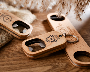 شحن مجاني لحزمة من 50 قطعة من فتاحات زجاجات البيرة الخشبية مع سلسلة مفاتيح، مزيج من الخشب والمعدن لفتحات الزجاجات، مناسبة للنقش بالليزر - Product Image 6