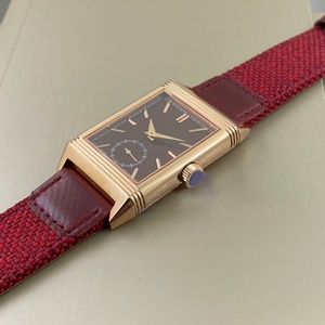 นาฬิกา Reverso รุ่นคลาสสิก หน้าปัดสีแดง ตัวเรือนทองหรู สายหนัง ดีไซน์ย้อนยุค หรูหรา ออกแบบพิเศษ นาฬิกาสองหน้า - Product Image 6