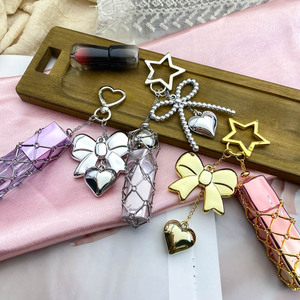 Nuevo Llavero de Acrílico con Lazo y Acero Inoxidable Plateado, Bolsa de Malla para Lápiz Labial, Decoración Colgante Moderna y Exquisita - Product Image 1