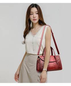 Fashionable Fancy Elegant Design Pillow Shoulder Hand Bag PU Leather Handbags for Women Luxury - Product Image 3