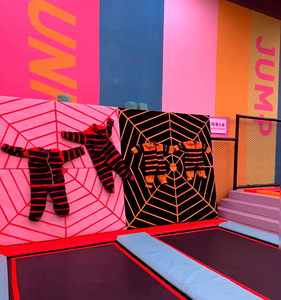Trampolín Interactivo Personalizado con Diseño de Telaraña, Atracción Comercial para Parques de Diversiones Interiores y Exteriores - Product Image 4