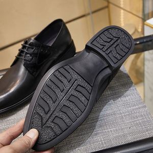 Nouvelles chaussures habillées décontractées noires pour hommes, en cuir véritable de marque italienne, à bout carré et respirantes, idéales pour les soirées. - Product Image 3