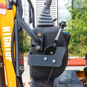 Mini-chargeuse sur chenilles compacte et agile HT06 0.6T certifiée EPA CE, idéale pour la construction urbaine et l'aménagement paysager - Product Image 5