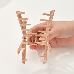 थोक शरद ऋतु के धनुष क्लिप गैर-पर्ची शार्क नरम सिलिकॉन बड़े बाल क्लिप बालों के पंजे - Product Image 3