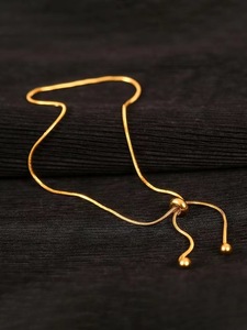 Chaîne de cheville ajustable en acier titane plaqué <span class=keywords><strong>or</strong></span> 18 carats pour <span class=keywords><strong>femme</strong></span>, design de niche de luxe léger, couleur inaltérable, haut de gamme - Product Image 4