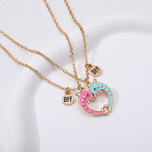 Set Regalo Collana con Ciondolo a Cuore Magnetico Trendy per Migliori Amiche, Placcato Oro con Gocce Colorate - Product Image 3