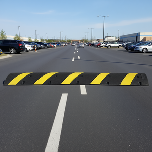 Reductor de velocidad de caucho de alta resistencia de 72 pulgadas y 2 canales para áreas de alto tráfico, superficie de asfalto, 80 mm de altura - Product Image 2