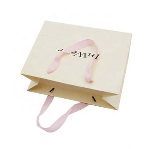 Sac en papier cartonné recyclé sur mesure avec poignée pour le shopping - Product Image 4
