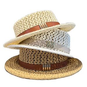 <span class=keywords><strong>Chapeau</strong></span> Fedora Décontracté pour <span class=keywords><strong>Homme</strong></span>, Style Jazz, en Paille Tressée Personnalisée, à Calotte Plate, Protection Solaire, Style Rétro Français, pour Plage et Bord de Mer, Idéal Été - Product Image 1