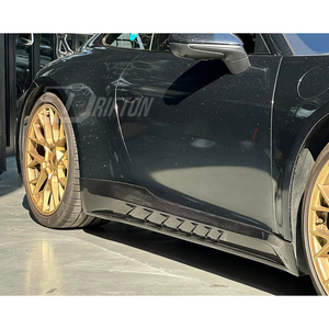 สเกิร์ตข้างคาร์บอนไฟเบอร์แบบแห้งสไตล์รถยนต์ชั้นนำสำหรับ Porsche 911 992 Carrera S - Product Image 1