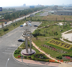 Centre d'usinage vertical CNC DMTG <span class=keywords><strong>VMC</strong></span> VMC850 de Dalian Machine Tool, avec déplacement XYZ 860/510/560, pour le fraisage et le perçage de métaux. - Product Image 6