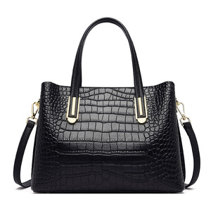 Nouveau sac fourre-tout tendance en cuir PU pour femme, sac à bandoulière messager à la mode - Product Image 1