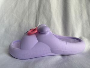 Pantofole viola con decorazione a fiocco, suola in EVA antiscivolo per uso domestico, scarpe da donna per tutte le stagioni - Product Image 4