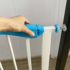 簡単操作で自動閉鎖するベビーゲート、家庭用ベビーセーフティバリア、プラスチック製ベビーセーフティバリア - Product Image 5