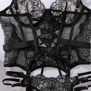 Completo <span class=keywords><strong>Intimo</strong></span> Ricamato Yicheng Sexy Rosso in Pizzo Trasparente a Tre Pezzi con Ferretto da Donna - Product Image 6