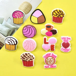 Mexique pain biscuits cupcake boisson série motif épingles en plastique adapté au collier de sac à dos accessoires décoratifs faits à la main - Product Image 3