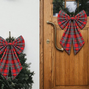 Chaussette de Noël personnalisée en tissu écossais à carreaux, brodée, en polyester doux, avec nœud papillon de Noël - Product Image 2
