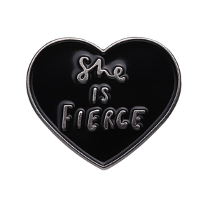 หมุดเคลือบรูปหัวใจสีดำขนาดเล็กของเธอเป็นกระเป๋าเป้สะพายหลังสำหรับใส่เสื้อผ้าของขวัญสำหรับเพื่อน - Product Image 1