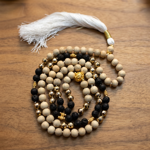 Collier de 108 perles Mala en Tulsi, Pyrite facettée et pierre de lave, noué à la main, avec pompon en soie, pour la méditation et le yoga - Product Image 4