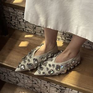 Chaussures plates de luxe personnalisées pour mariage, style designer, à bout pointu, respirantes, légères, formelles, décorées de strass - Product Image 2