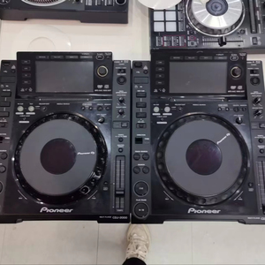 Un Par de Tocadiscos <span class=keywords><strong>Pioneer</strong></span> <span class=keywords><strong>CDJ</strong></span> <span class=keywords><strong>2000</strong></span> Compatibles con CD/USB y Software Rekordbox - Product Image 1